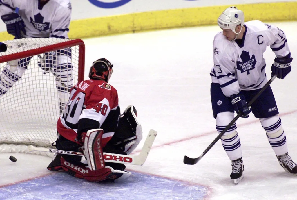 Mats Sundin gjorde det till en vana att plåga Ottawa Senators i Stanley Cup-slutspelen tidigt på 00-talet