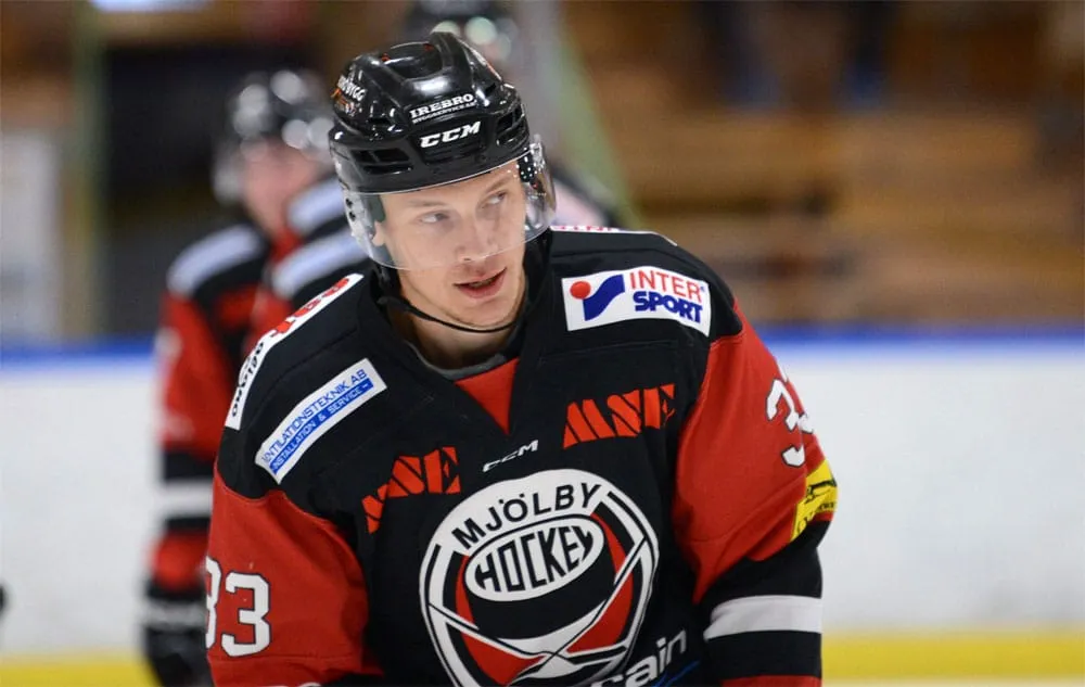 William Strand är en av många spetsar som stannar i Mjölby