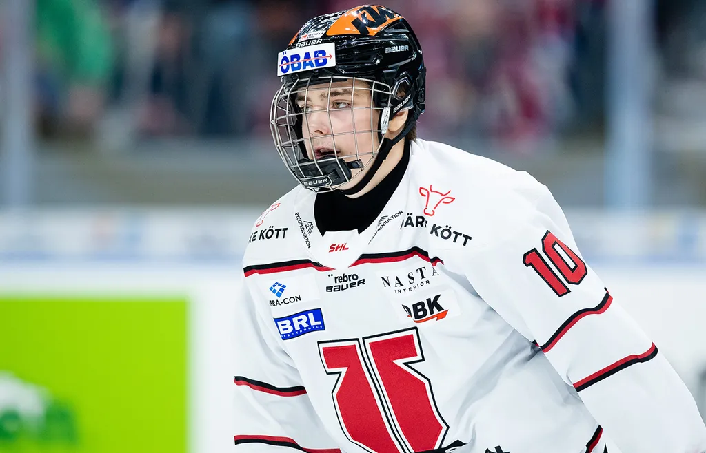 Leo Carlsson i SHL-debuten mot Frölunda 30 september 2021