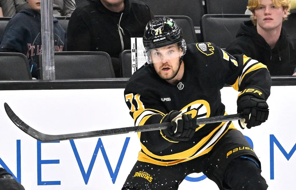 Viktor Arvidsson bär Boston Bruins tröja den här säsongen