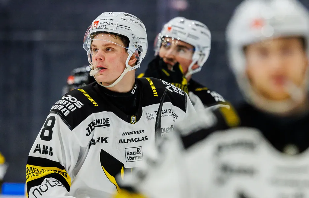 Viktor Pennerborn skriver treårskontrakt med Västerås.