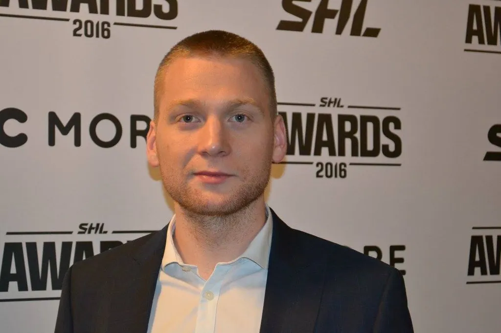 Jonas Junland utses till årets back 2016.