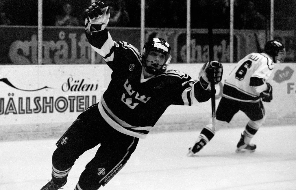 "Foppa" jublar efter ett av målen i storsegern mot Finland