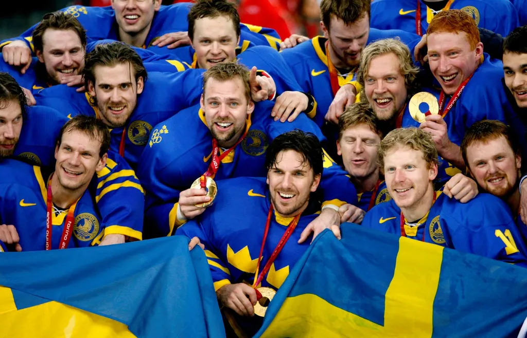 Svenskarna firar OS-guldet i Turin 2006