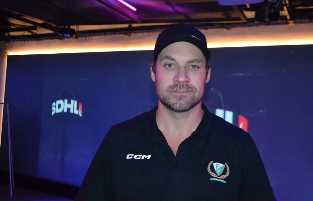 Johan Fransson hyllas av sportchefen Emma Murén