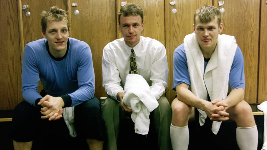 Fredrik Olausson (mitten) med Tomas Sandström och Andreas Johansson i Pittsburgh.