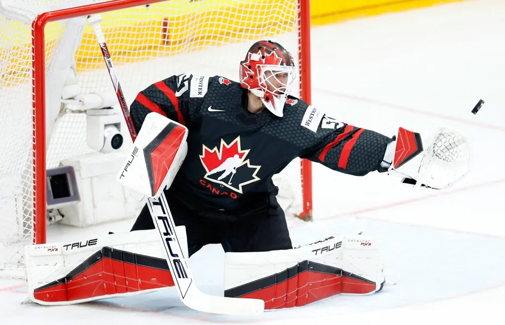 Jordan Binnington i Kanadas färger under hockey-VM i Tjeckien i fjol