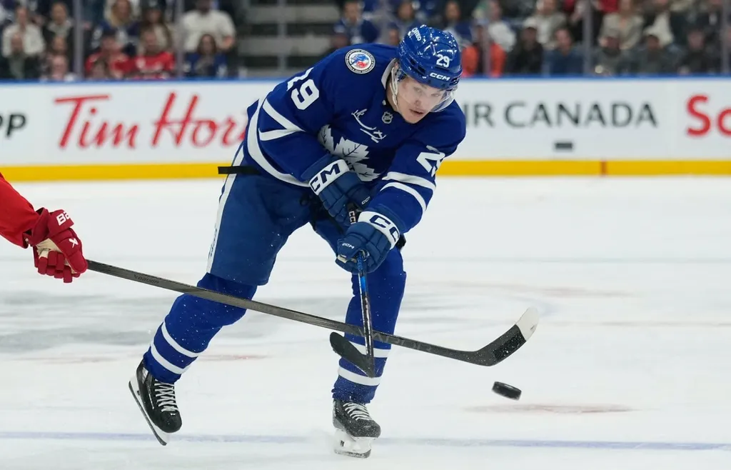 Kan Pontus Holmberg få det att lossna i Toronto Maple Leafs – eller är ett klubbyte bäst för hans karriär?