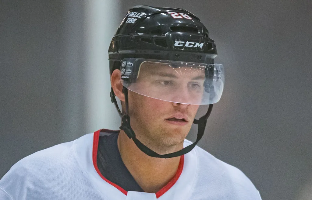André Burakovsky har anslutit till Chicago Blackhawks under sommaren