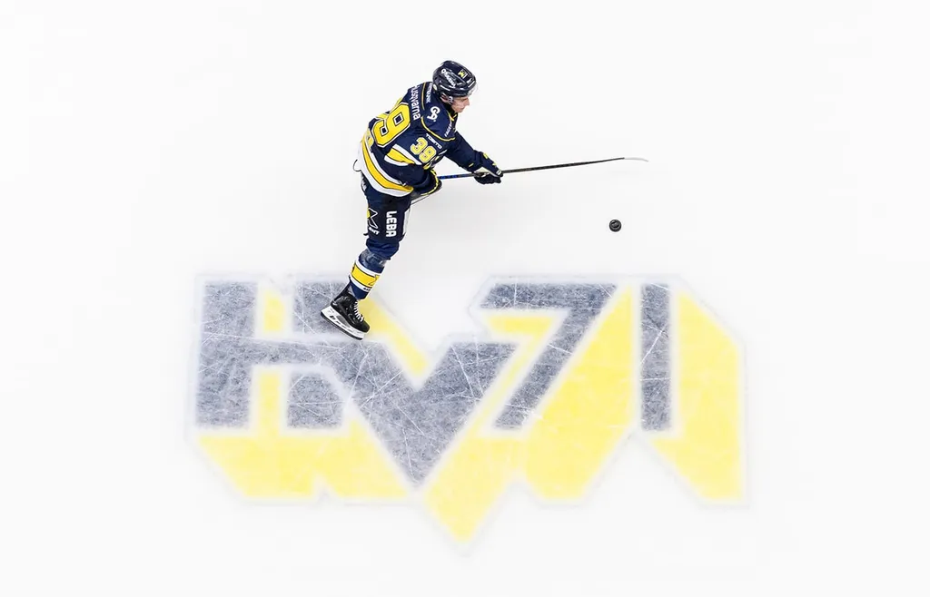 18-åringen menar att flytten till HV71 var rätt steg för hans utveckling