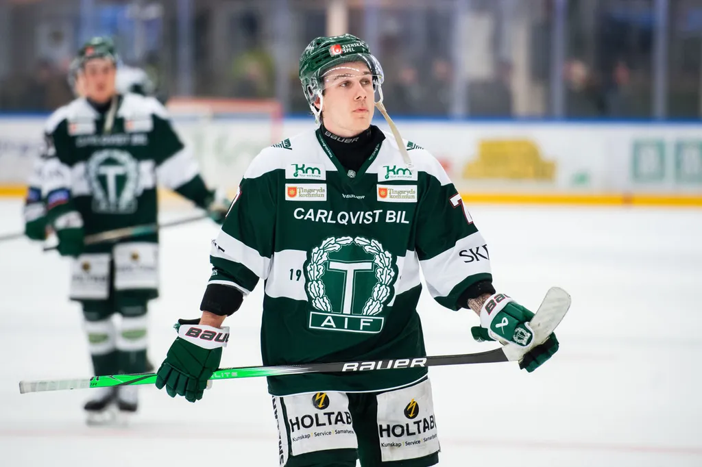 Oscar Birgersson checkar alla boxar för en Hudiksvall-värvning, men ska inte vara aktuell i dagsläget