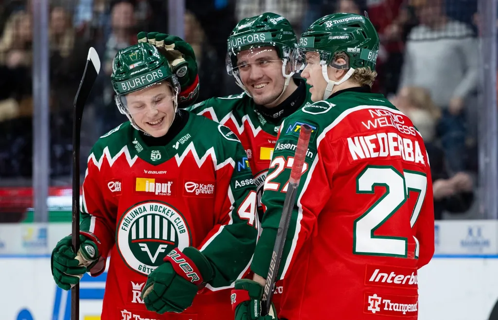 Kedjan med Ivar Stenberg, Max Lindholm och Theodor Niederbach har varit produktiv för Frölunda