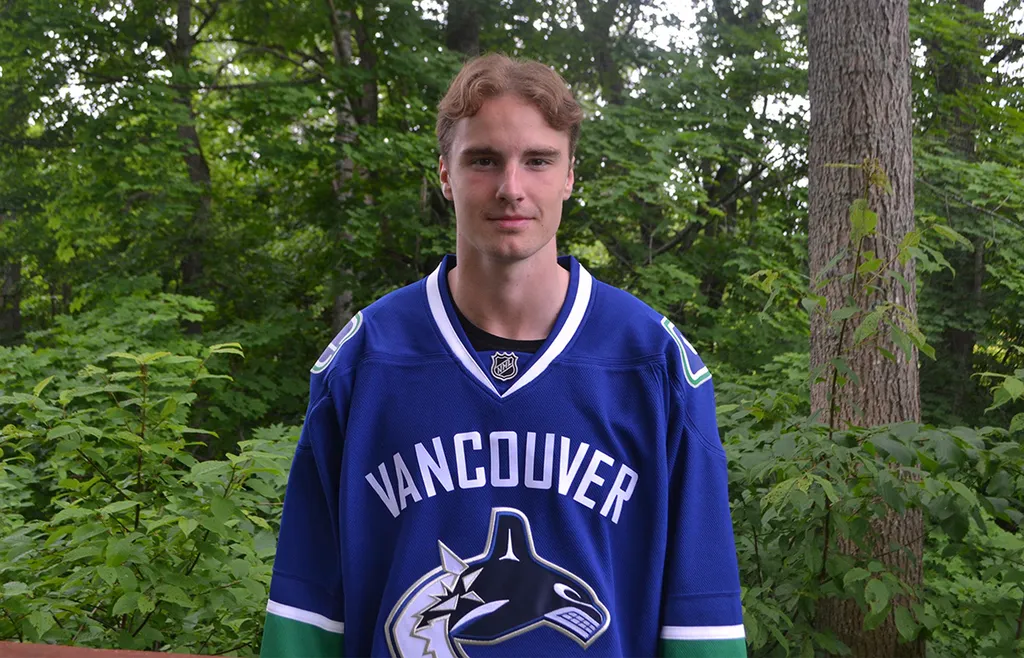 Nils Åman i Vancouver-tröjan