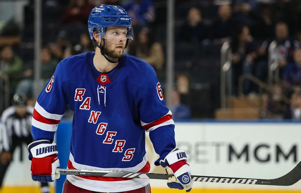 Zac Jones har haft svårt att slå sig in i New York Rangers