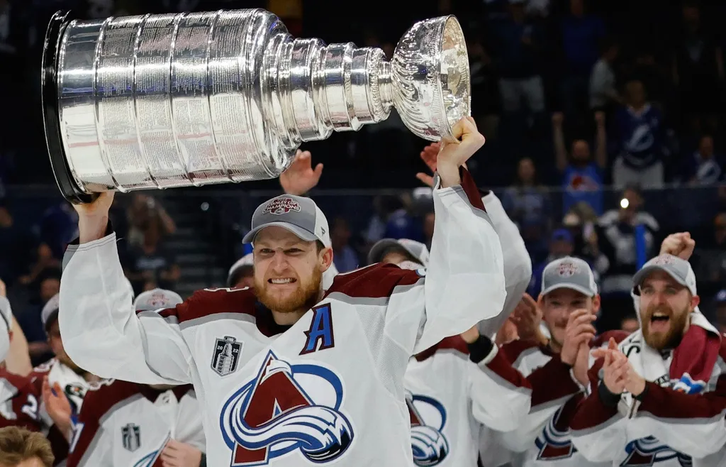 Nathan MacKinnon med Stanley Cup 2022