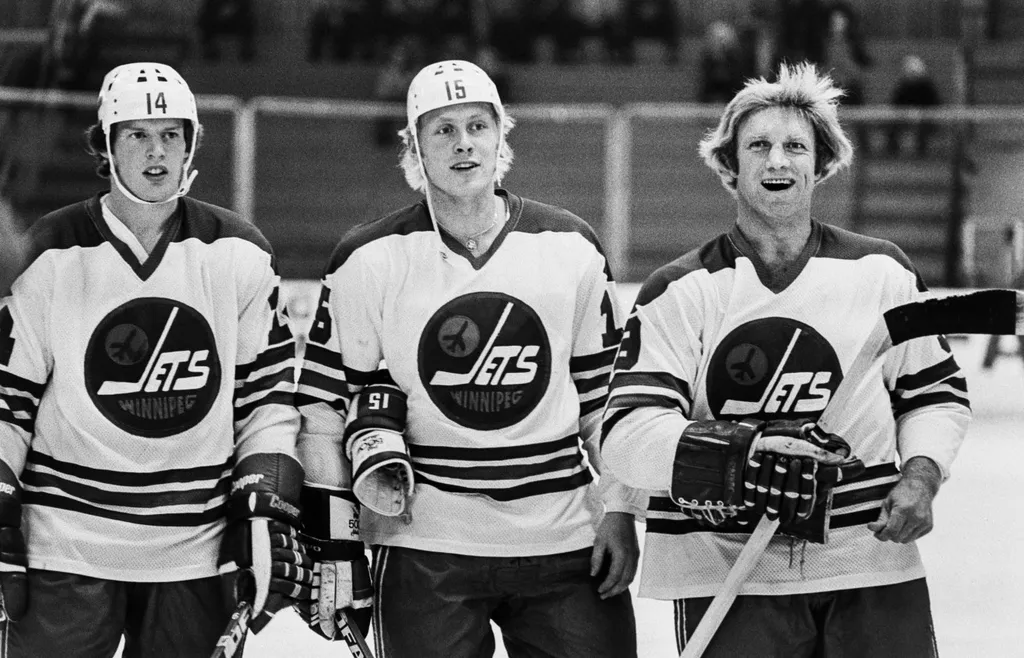 Svenskarna Ulf "Lill-Pröjsarn" Nilsson och Anders Hedberg tillsammans med Bobby Hull i Winnipeg Jets