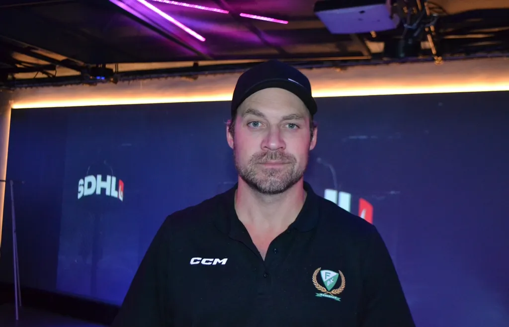 Johan Fransson är tränare i Färjestad