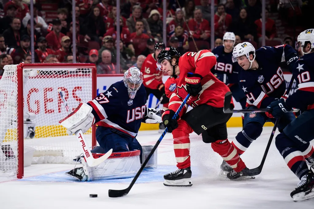 Connor Hellebuyck vaktade USA:s mål i 4 Nations – blir han etta nu också?