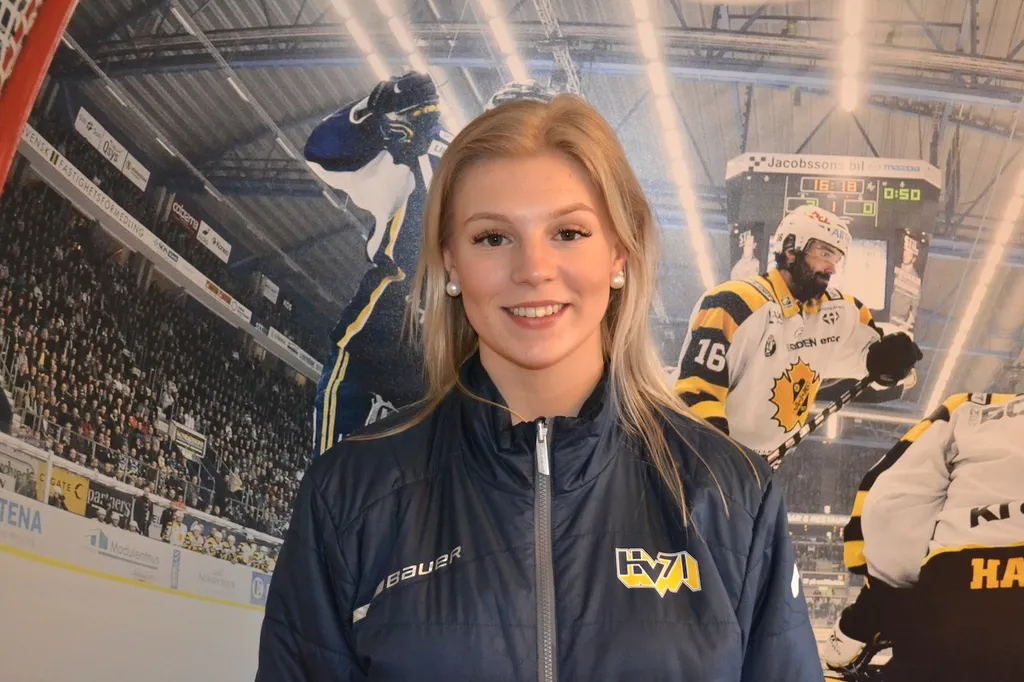 Thea Johansson under tidigare sejouren i HV71.