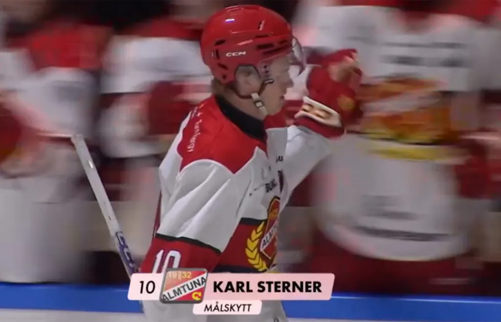 Karl Sterner slog till direkt i debuten för Almtuna i 3-0-vinsten mot Västerås.