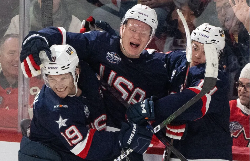 Matthew och Brady Tkachuk hade uppvisning mot Finland i 4 Nations-premiären