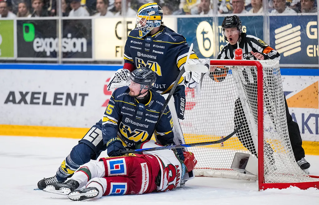 Mikkel Aagaard blev tufft behandlad när han försökte ta sig in Dichows målgård
