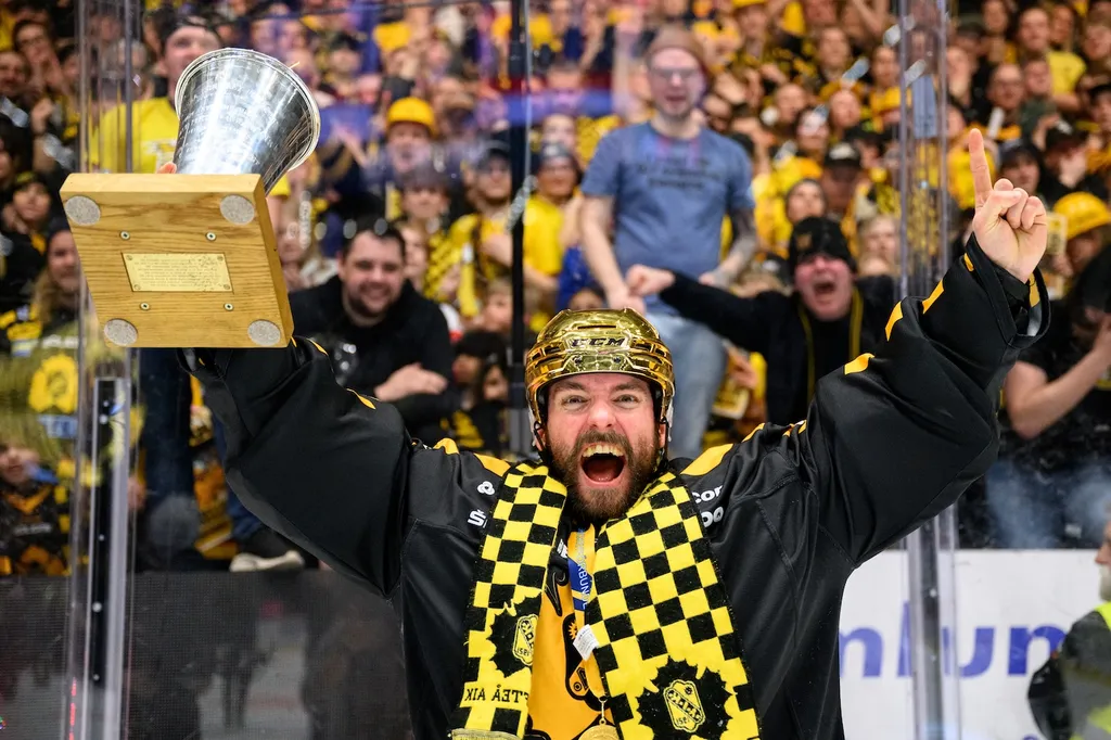 Gustaf Lindvall blev svensk mästare med sitt Skellefteå AIK