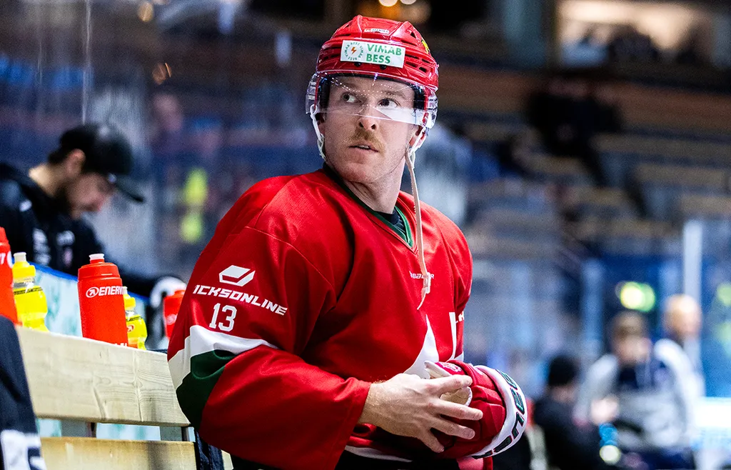 Tyler Benson har haft det tungt i MoDo