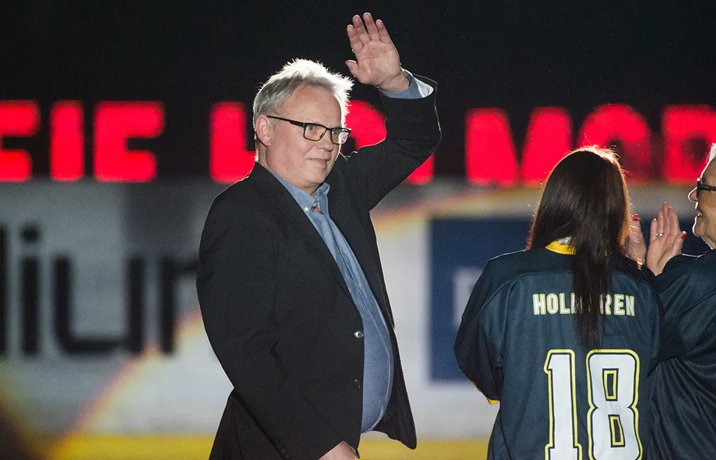 Leif Holmgren har sin tröja i taket. FOTO: Bildbyrån