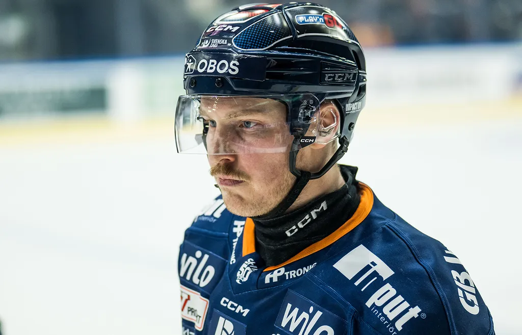 Erik Andersson kliver ner i Hockeyettan.