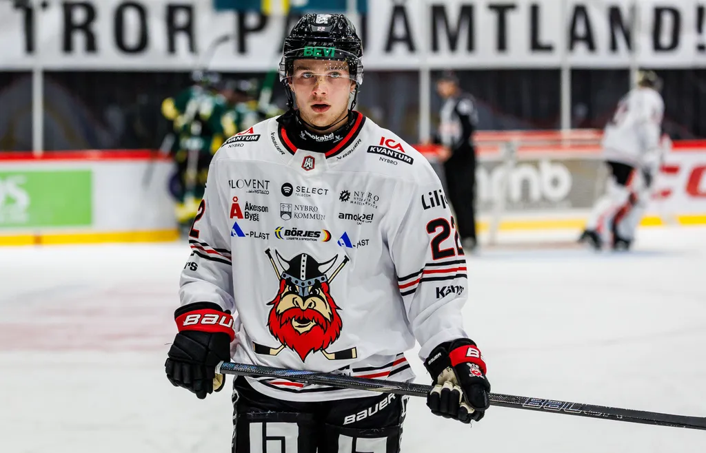 Olli Nikupeteri får 5 000 kronor i böter.