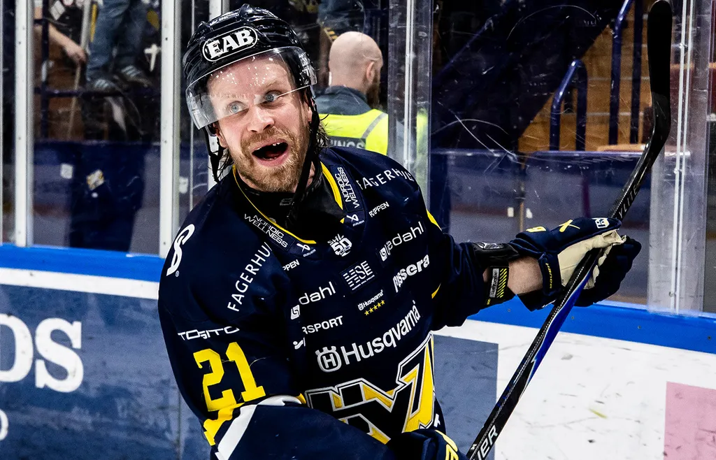 Mattias Tedenby är fortfarande klubblös - men tränade idag med HV71.
