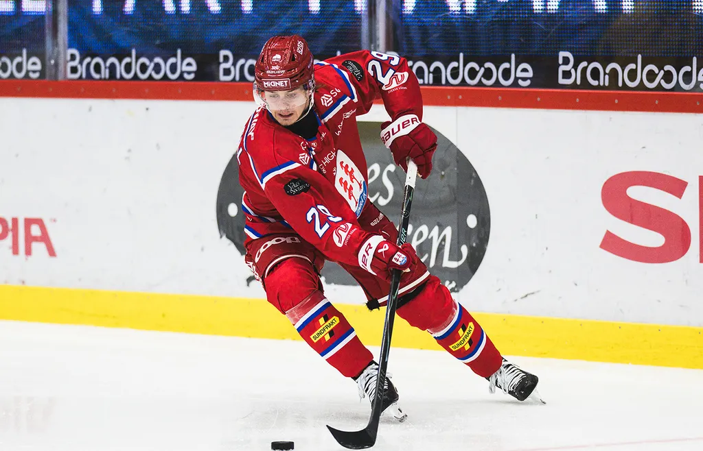 Lucas Forsell i sin nya matchtröja.