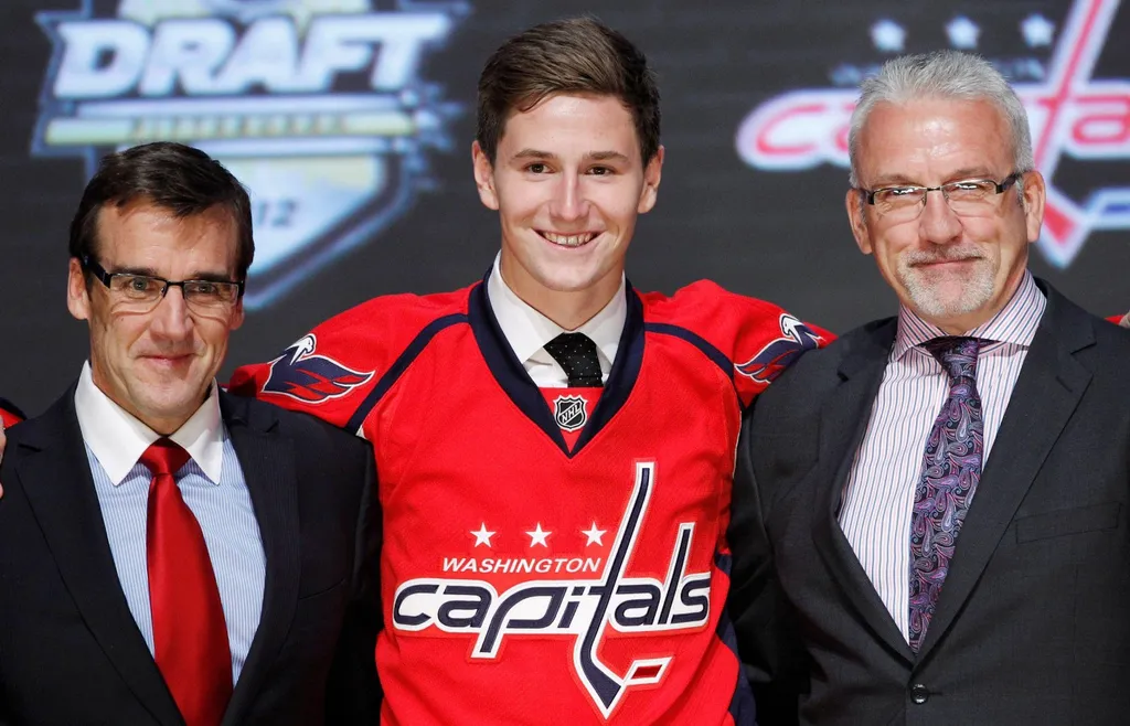 George McPhee, till vänster, draftade Filip Forsberg – innan han trejdade honom i en av tidernas sämsta bytesaffärer