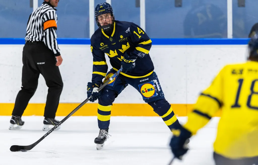Sigge Larsson har fått känna på spel med U17-landslaget