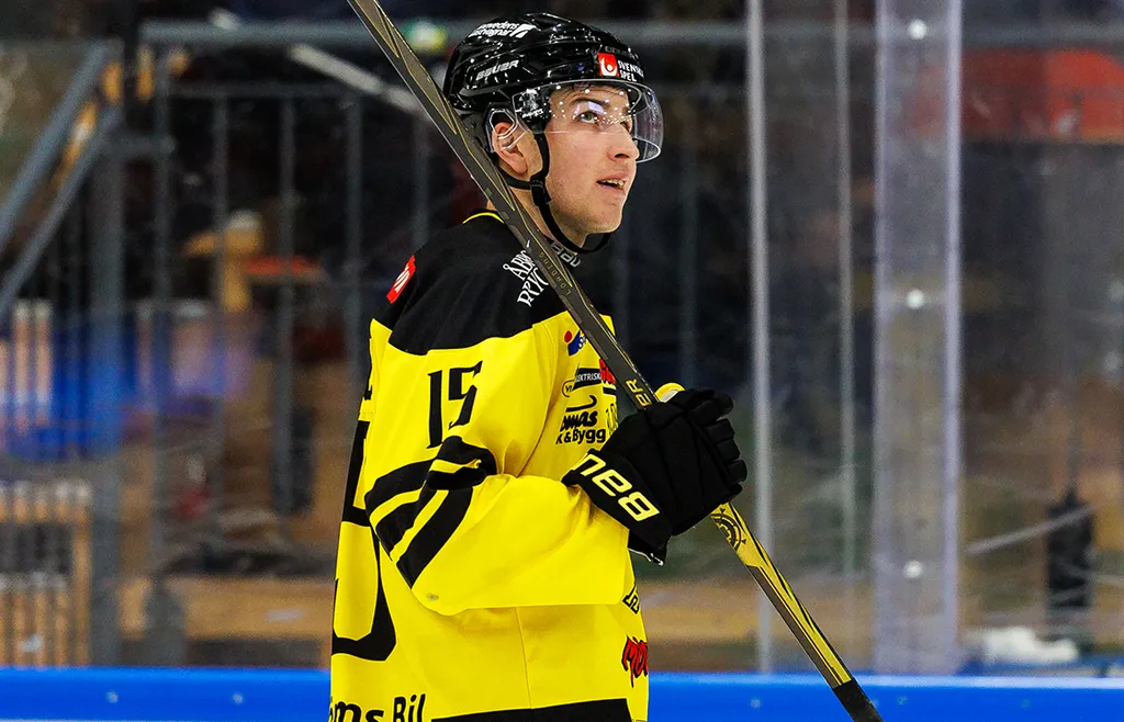 Oskar Lindgren drar ett tungt lass i Vimmerbys försvar