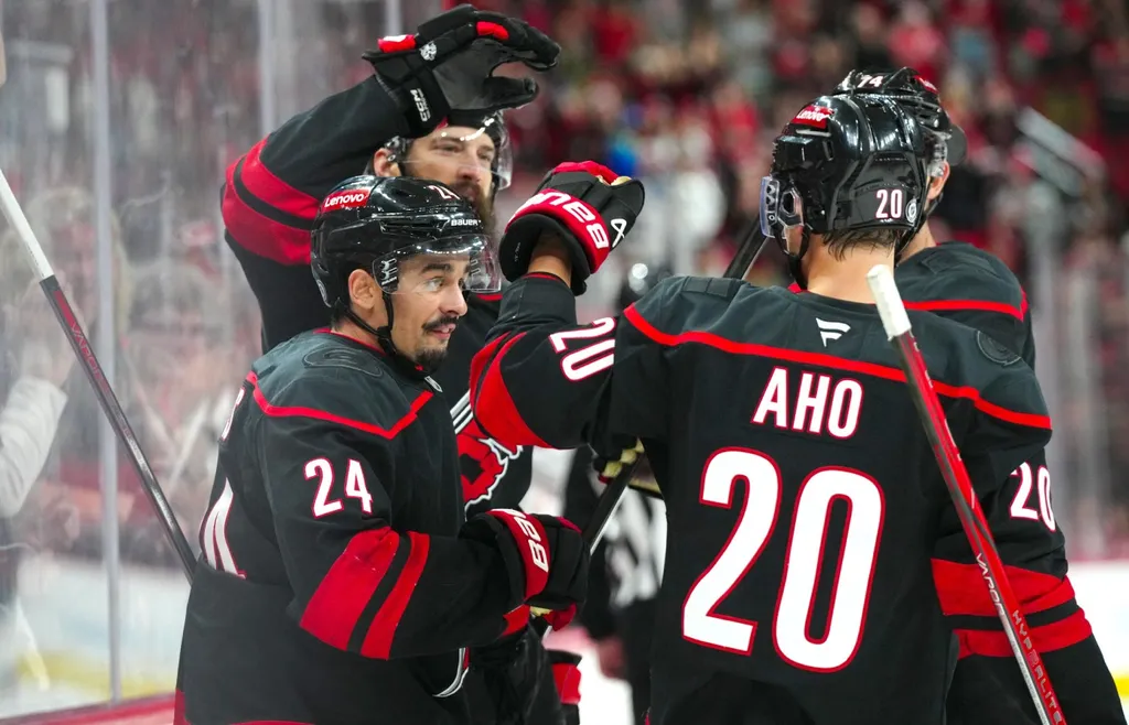 Seth Jarvis och hans Carolina Hurricanes blir Stanley Cup-mästare, tror Matt Larkin