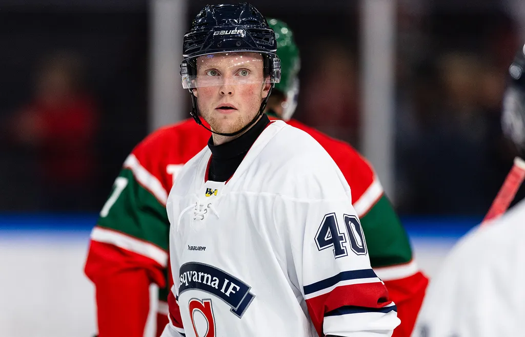 Oskar Stål Lyrenäs är som pånyttfödd för HV71