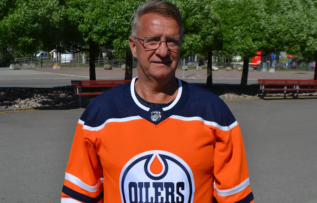 Tomas Jonsson i Edmonton Oilers-tröja.