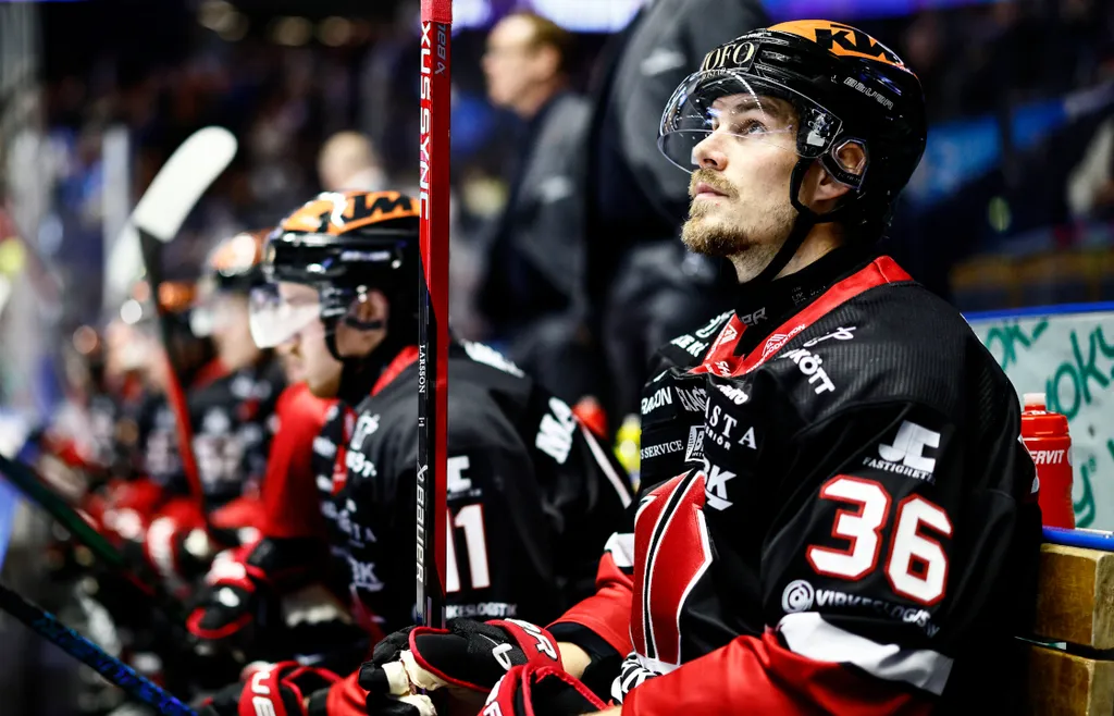 Örebro släppte Emil Larsson till Växjö