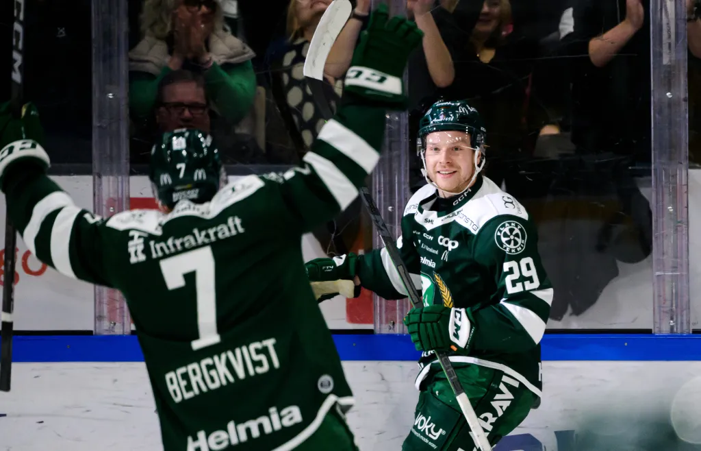 Oskar Steen leder skytteligan med fem mål före Timrås Filip Hållander