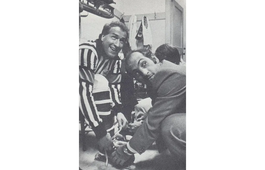 Ove Dahlberg som domare under Canada Cup 1976