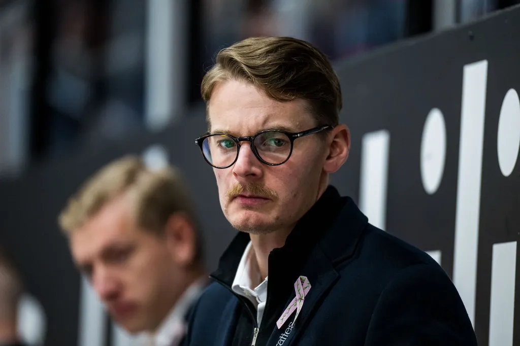Albin Blomqvist tar över som Nybros huvudtränare