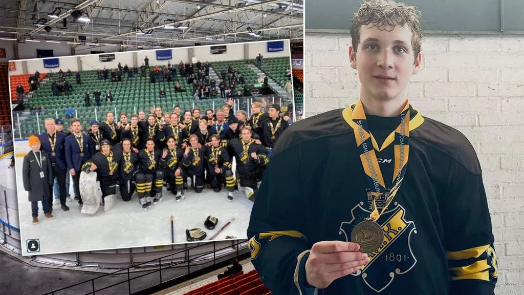 Darels Uljanskis med sin bronsmedalj i J18-SM 2023