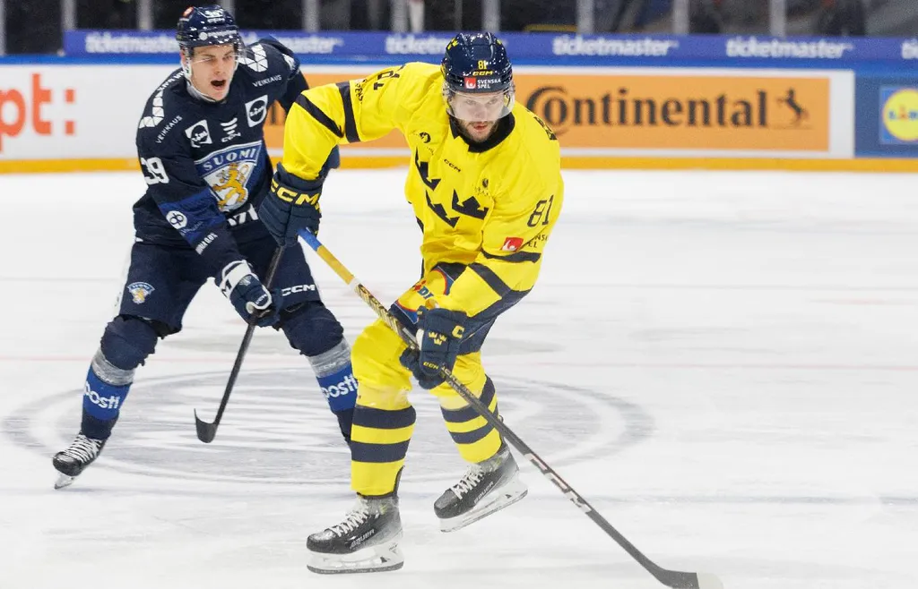 Lennström under en landskamp mot Finland med Tre Kronor
