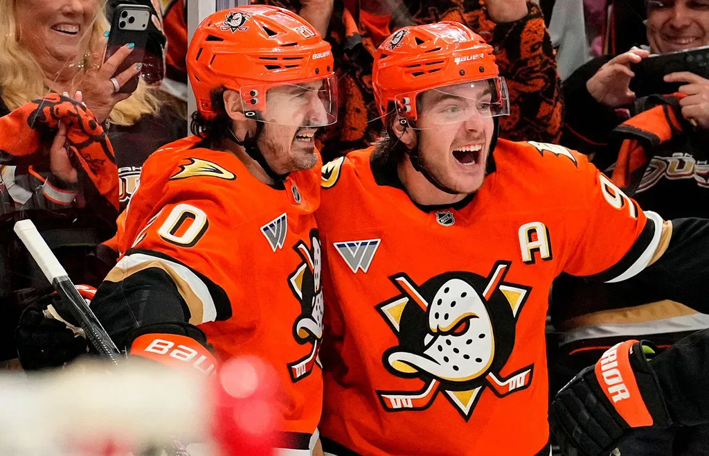 Chris Kreider (vänster) ser ut att lämna Leo Carlssons Anaheim Ducks. 