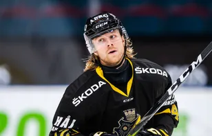 Oskar Drugge, här i AIK, är klar för en flytt till Slovakien.
