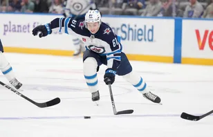 Viggo Björck och Winnipeg Jets har det jobbigt just nu. Foto: AP Photo/Jeff Roberson