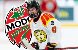Viivi Vainikka väljer att starta säsongen i MoDo Hockey. 