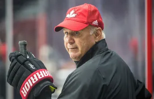 Tränarikonen lämnar NHL - för europeiska storklubben